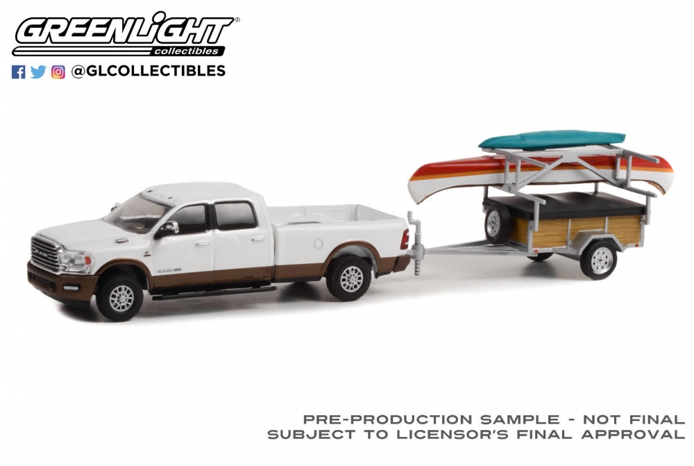 1:64 RAM 2500 Limited Longhorn Bright White & Walnut Brown с прицепом Canoe and Kayak (2022) - 32260D