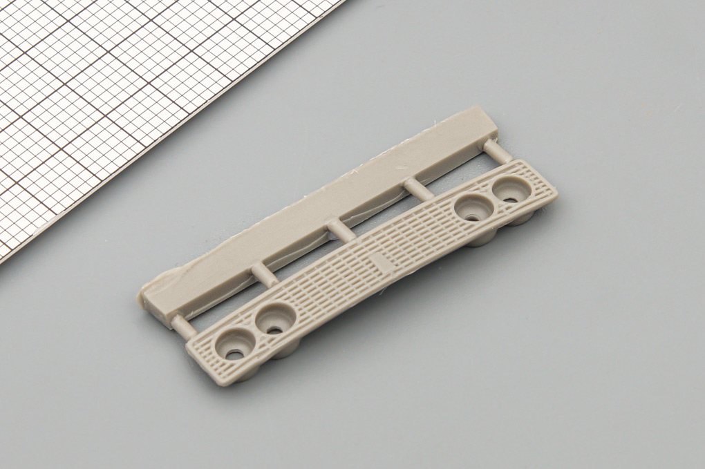 1:43 Решетка радиатора Волжский 2103 - UM407
