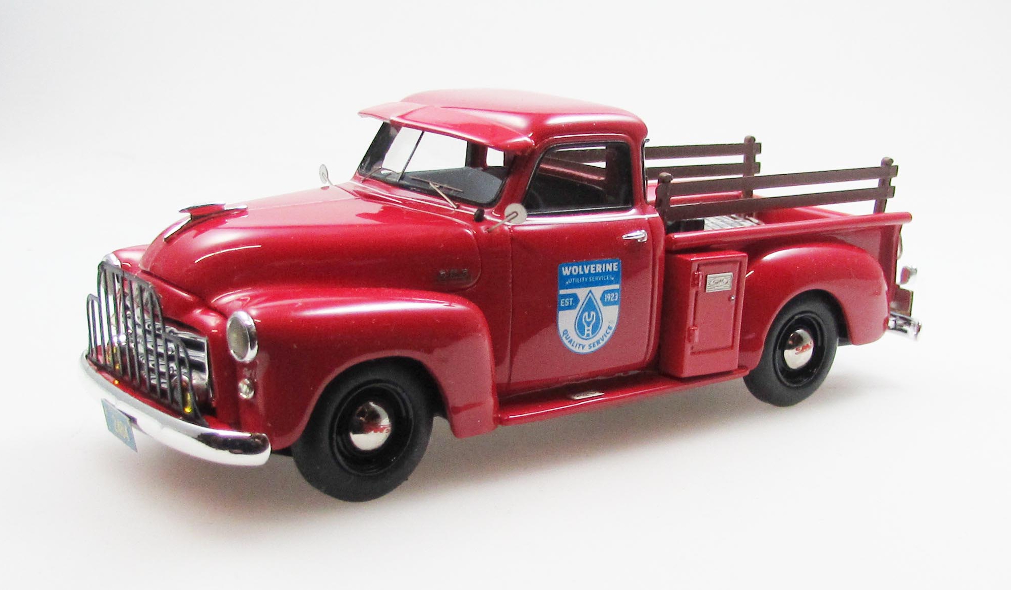 1:43 GMC Серии 100 5ти оконный пикап коммунальных служб (1953), красный - EMUS430109K