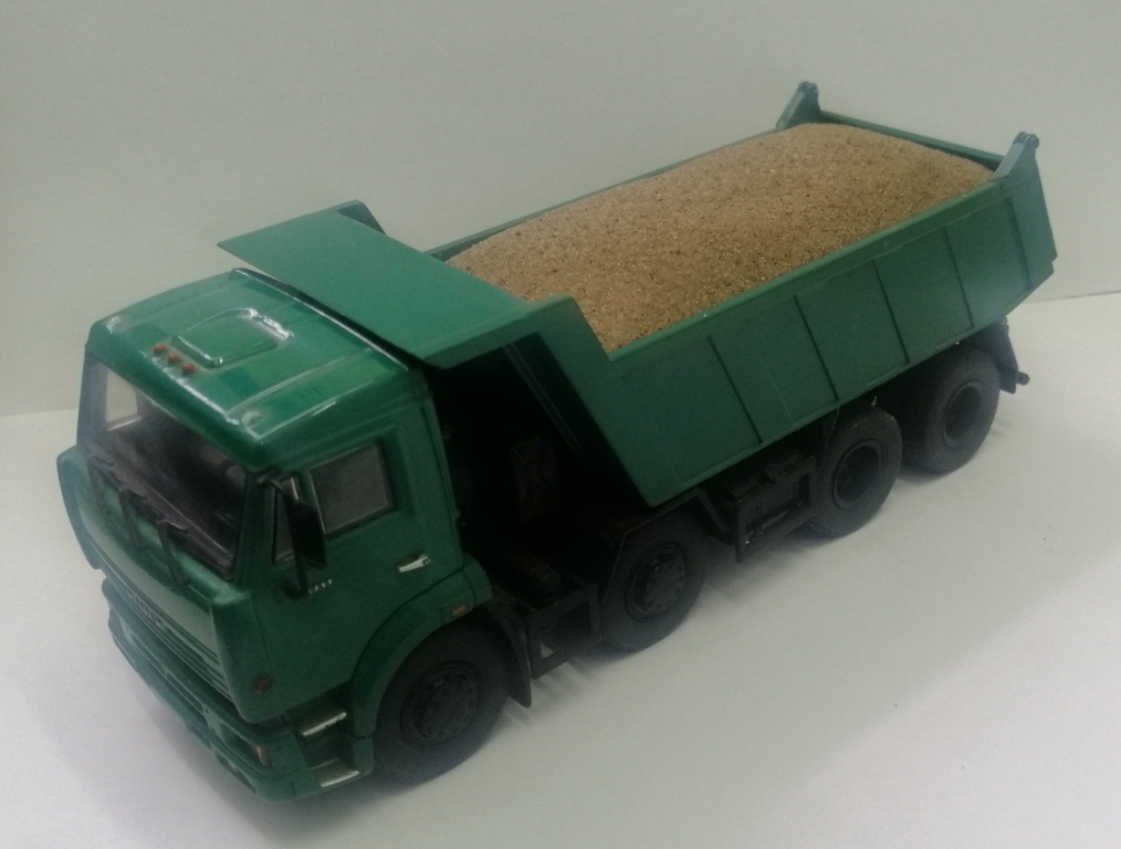 1:43 Груз в кузов - песок в Камский грузовик -6540 - GRUZ040
