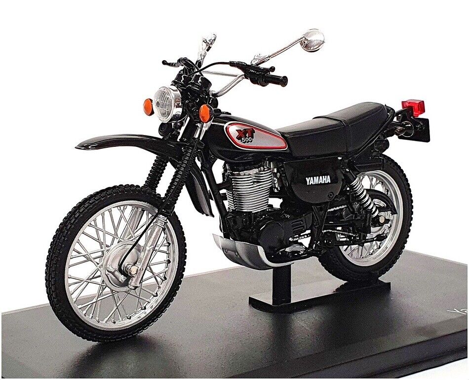1:18 (Уценка!) YAMAHA XT500 (1988), черный с серебристым - 182045-Z1