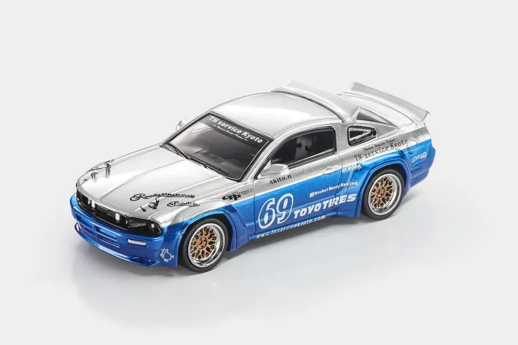 1:64 FORD Pandem Mustang, moontech blue - MM64-PM-009