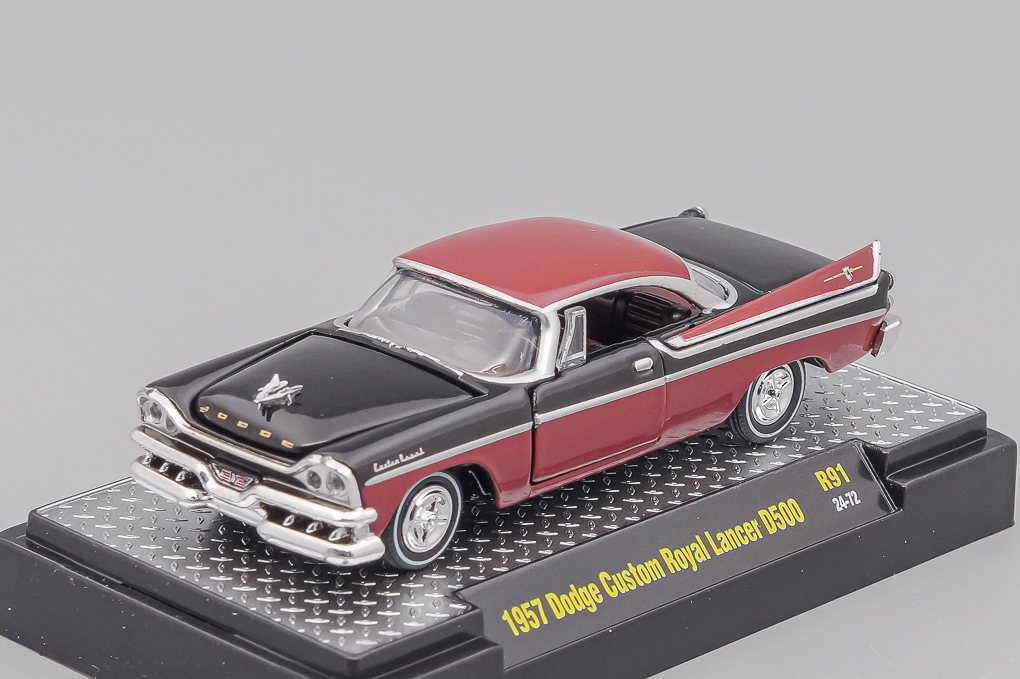 1:64 (Уценка!) DODGE Custom Royal Lancer D500 (1957), brown / black - R912472-Z1