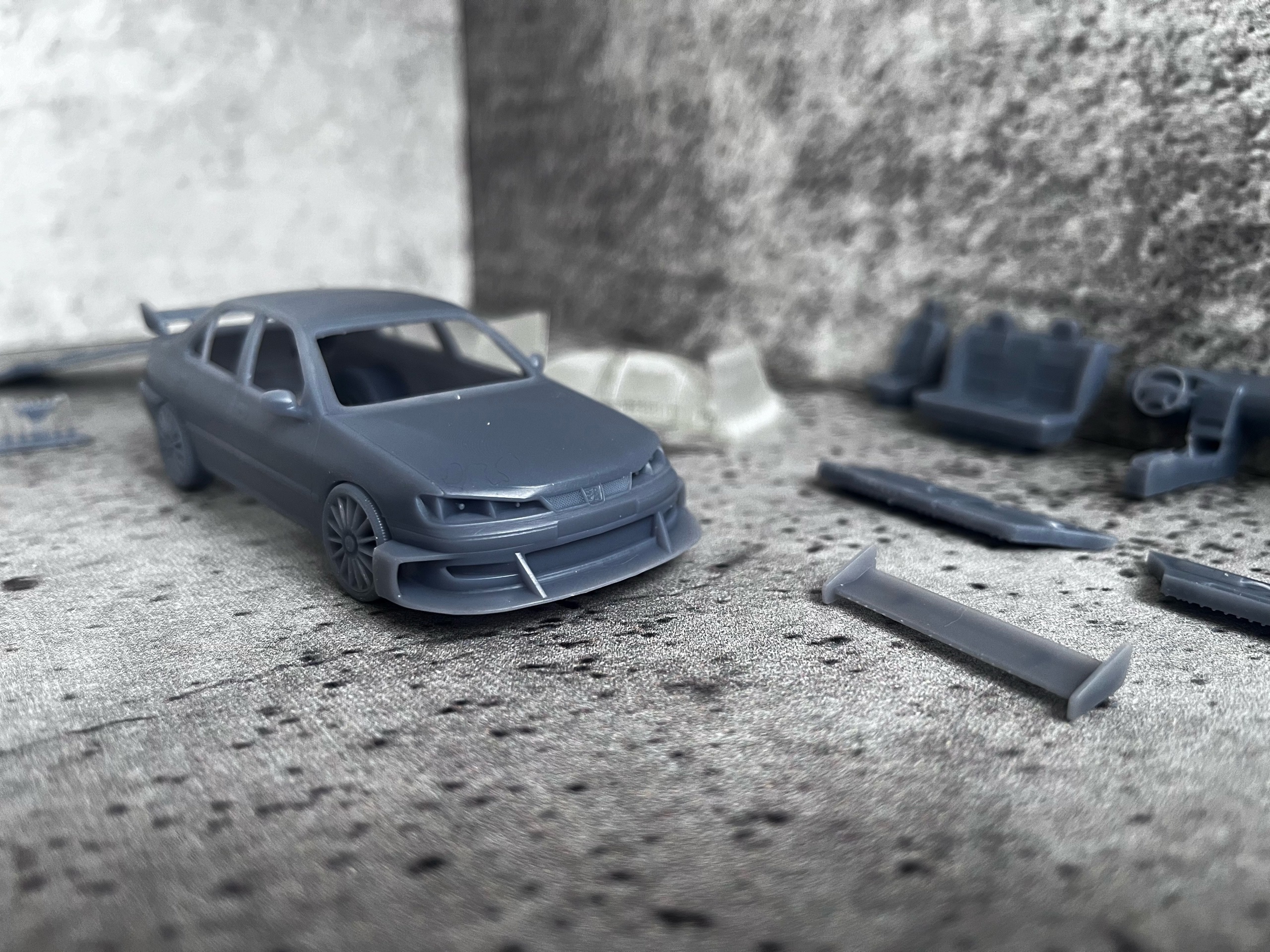 1:43 Сборная модель PEUGEOT 406 (из. к/ф 'Такси') - ALMA008