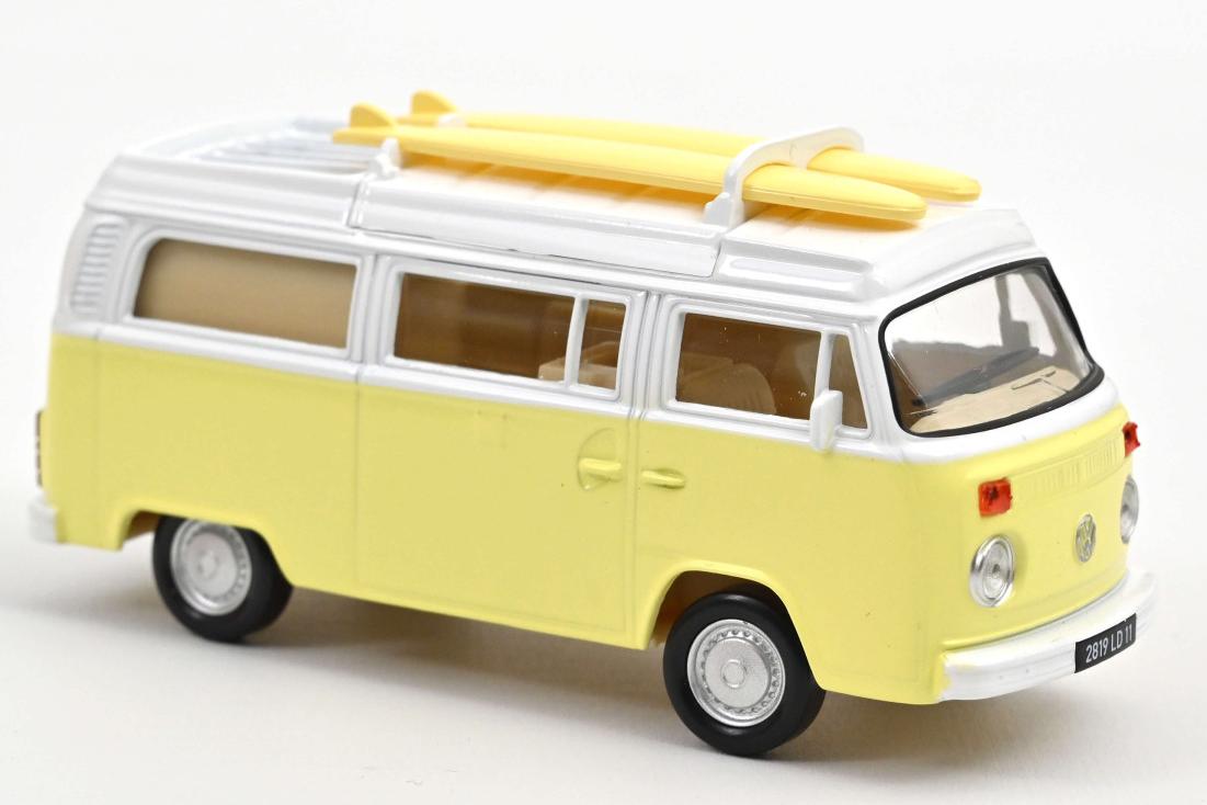 1:43 VOLKSWAGEN T2 Combi Camper Van с досками для серфинга (1973), Pastel Yellow - 841109