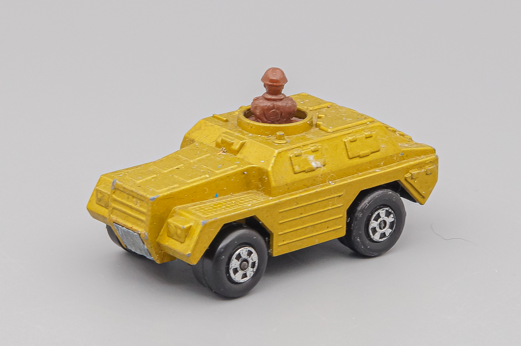 1:52 Stoat, Metallic Gold - MB28-X2