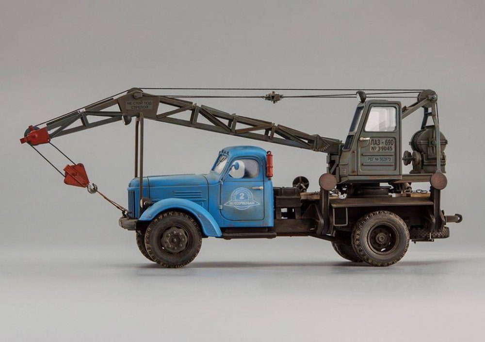 1:43 Автокран ЛАЗ-690 на ш. ЗИЛ-164 (со следами эксплуатации) - SL-143S1