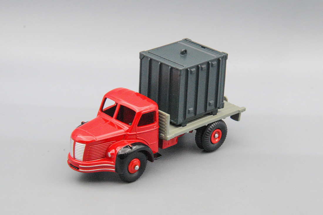 1:55 BERLIET Container, red - 34B