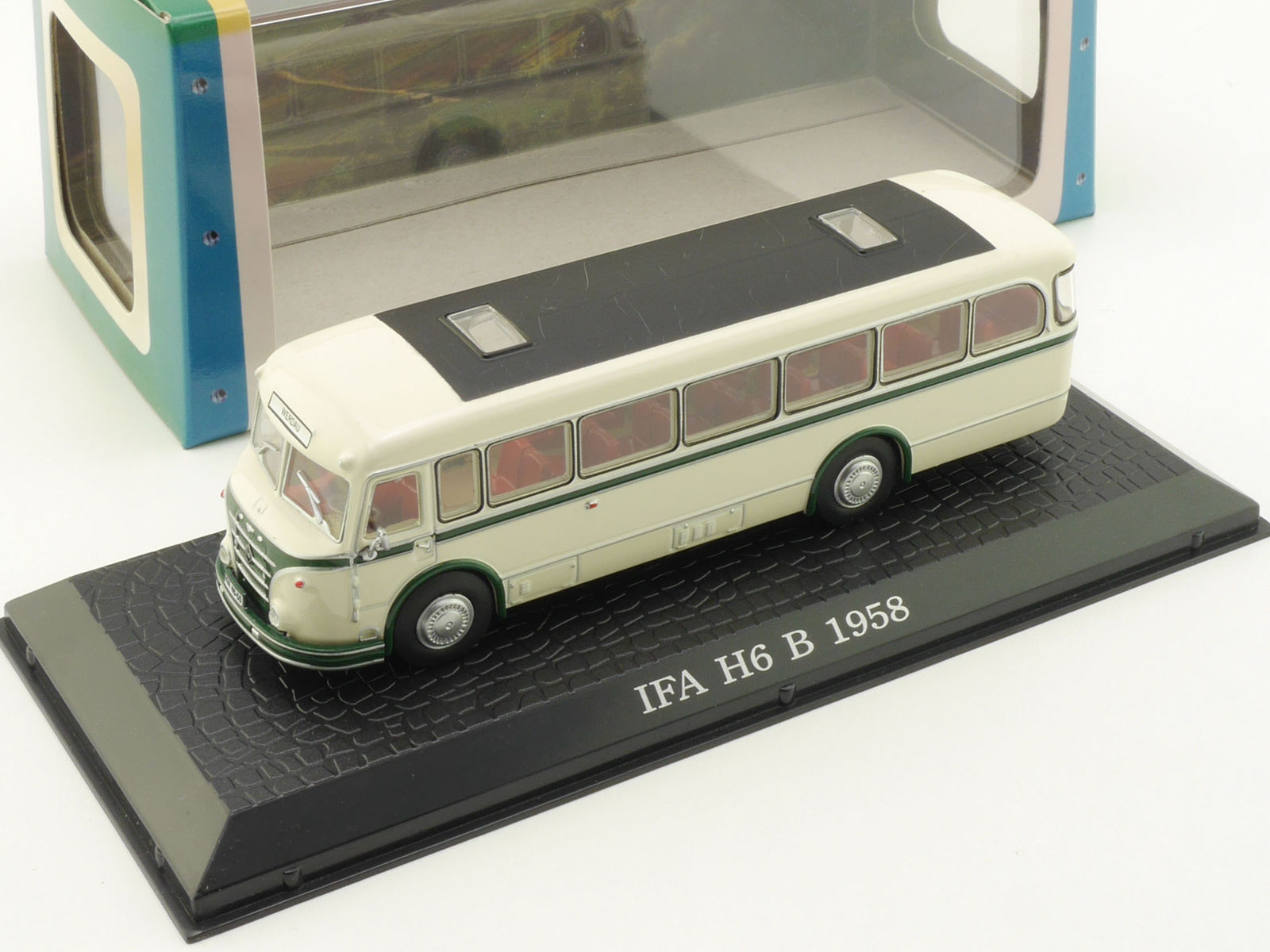 1:72 IFA H6 B (1958), green / white - 7163108