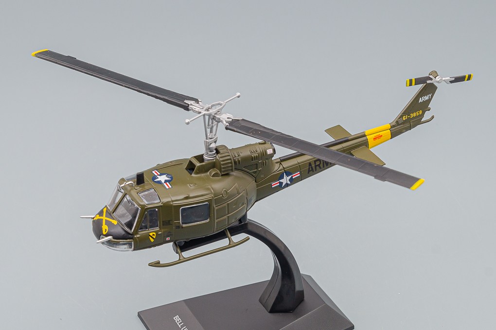 1:72 BELL UH-1 'IROQUOIS' из серии Военные Вертолеты - V_VERT004