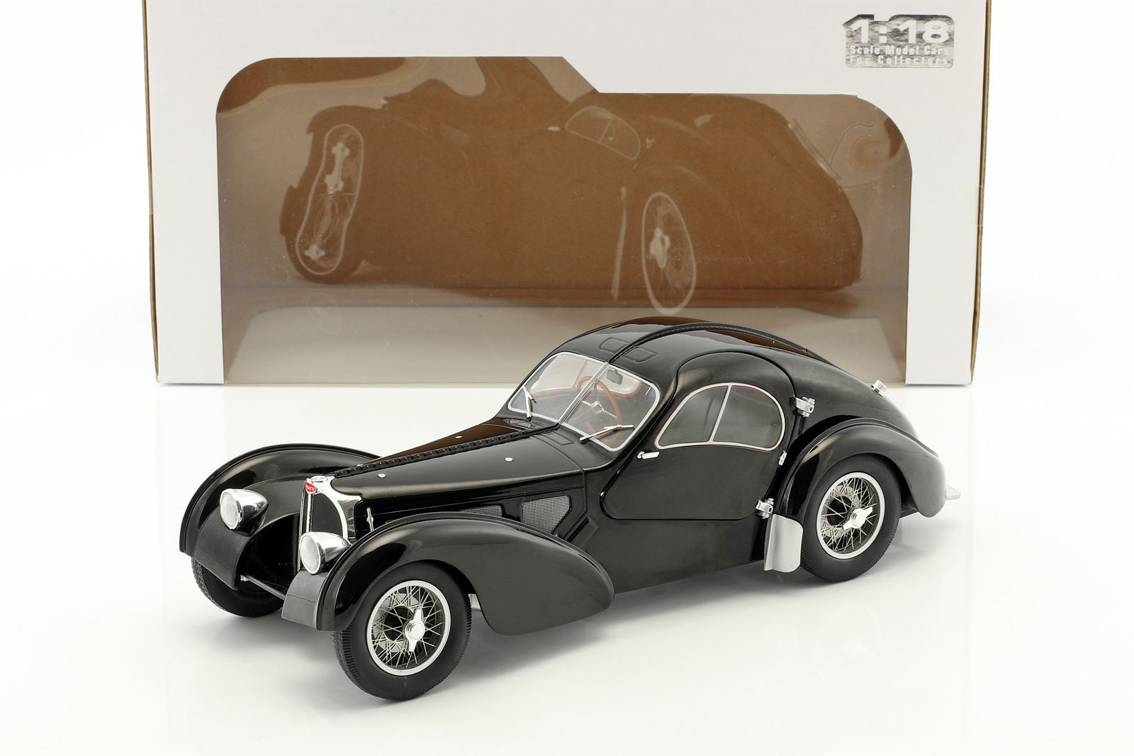 1:18 BUGATTI Typ 57 SC Atlantic (1938), black - S1802101