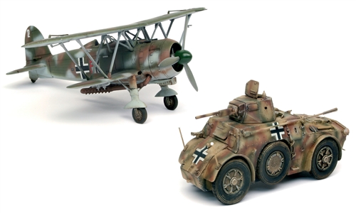 1:48 Сборная модель Набор 2 в 1 Бронеавтомобиль Autoblindo AB 41 и самолет CR 42 LW﻿ - 10501