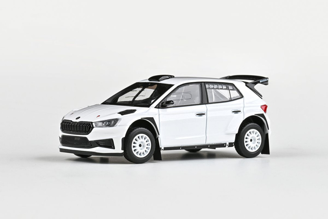 1:43 SKODA Fabia IV RS Rallye2 with Gravel Wheels Type D (2022), weiss - 607E2g