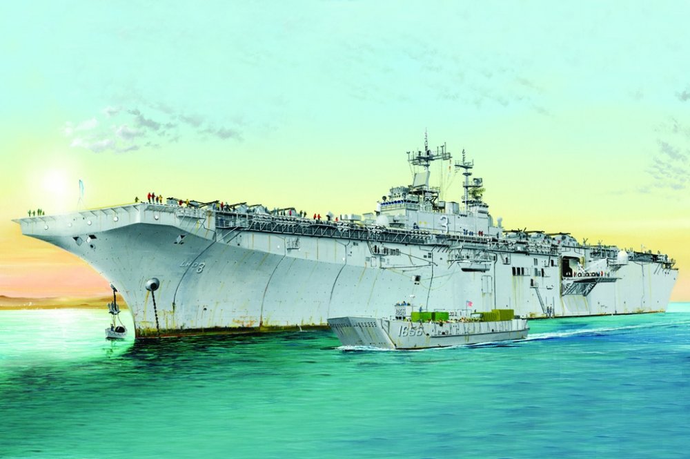 1:700 Сборная модель Корабль USS Kearsarge LHD-3 - 83404