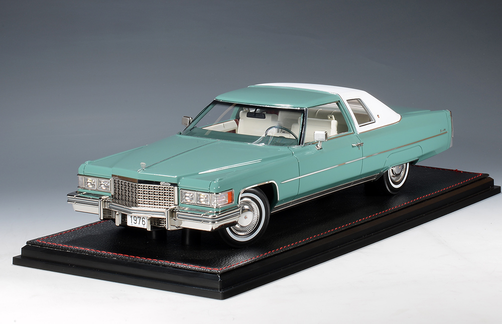1:18 CADILLAC Coupe Deville (1976), Dunbarton Green - STM1976603