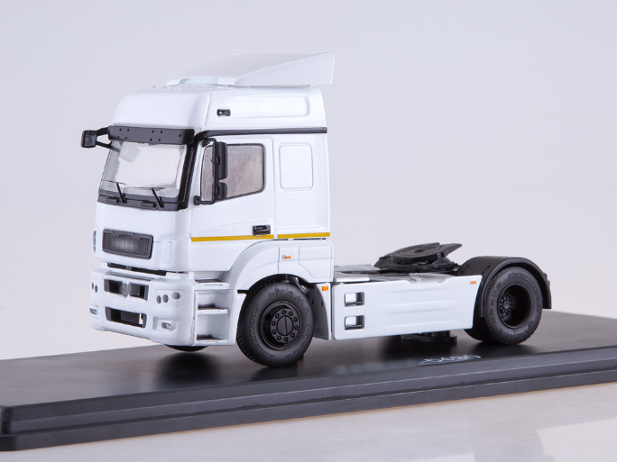 1:43 Камский 5490 седельный тягач, белый - SSM1274