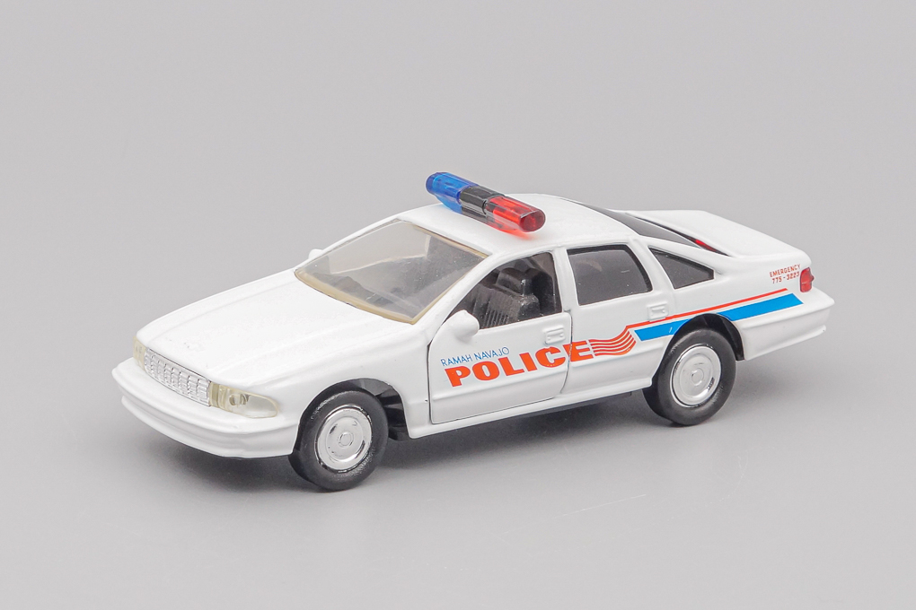 1:43 (Б/У) CHEVROLET Caprice (1990) Navajo Nation Police 1997, white - RC059