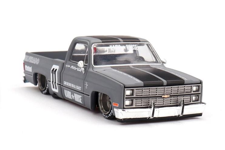 1:64 CHEVROLET Silverado KAIDO V2 (1985), grey - KHMG160
