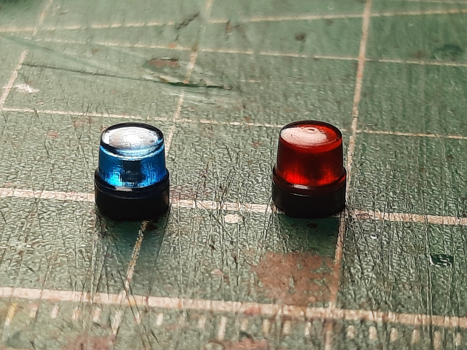 1:43 Проблесковые маяки COMET, красный/синий (комплект 6шт) - CT-LT057RB