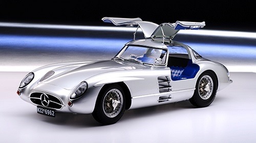 1:8 Сборная модель Mercedes-Benz 300 SLR 'Uhlenhaut Coupé” - LE102