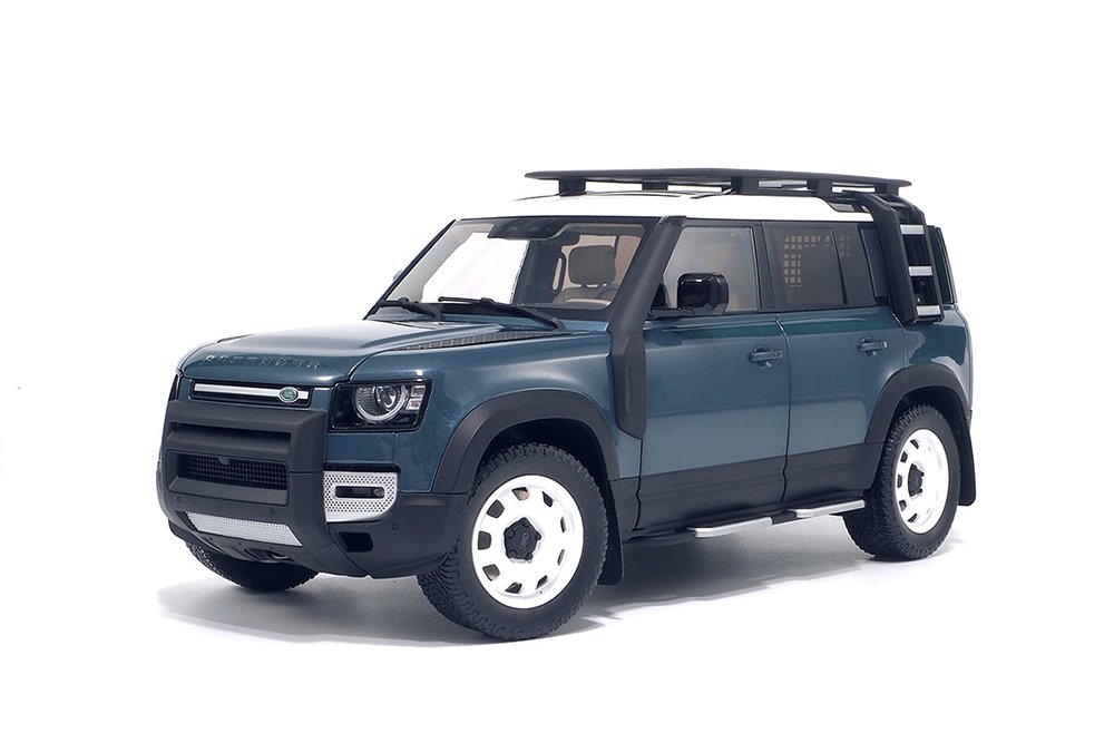 1:18 LAND ROVER DEFENDER 90 - 2020 - TASMAN BLUE - ALM810702