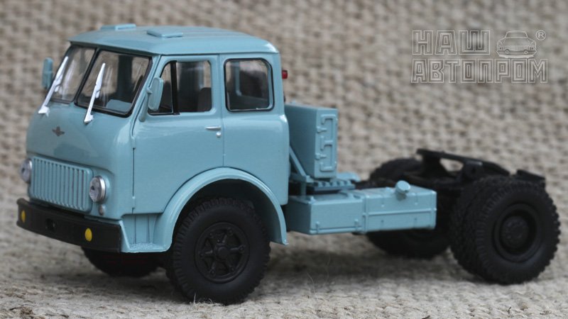 1:43 Минский 504Б седельный тягач, голубой - H7600