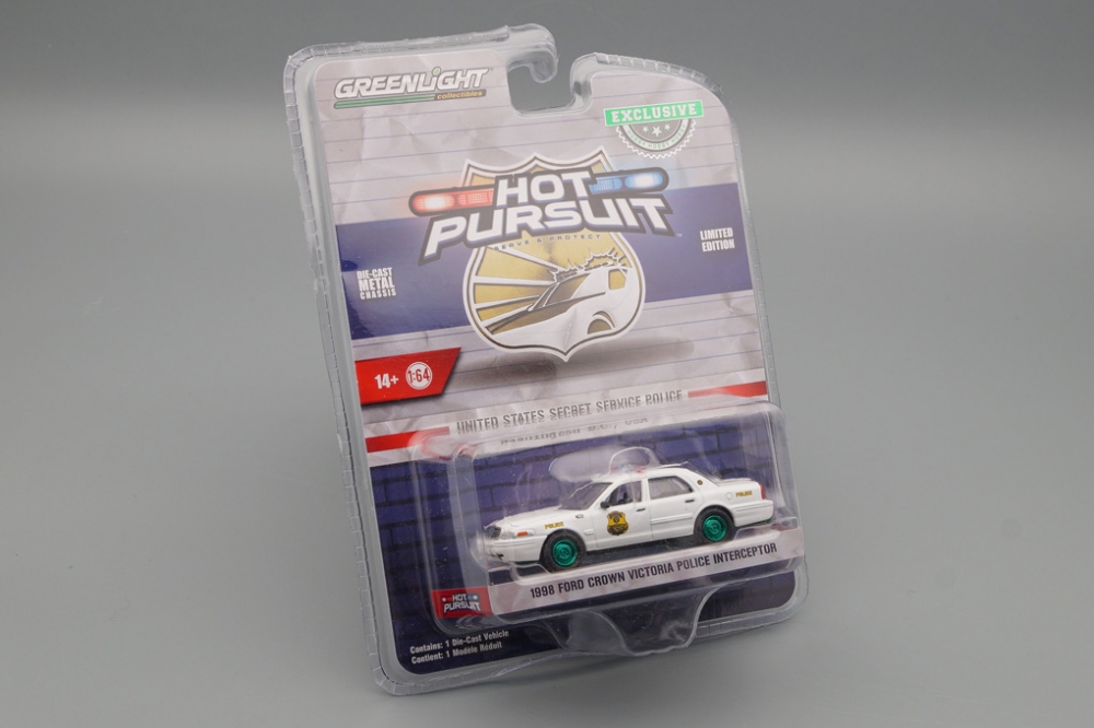 1:64 FORD Crown Victoria Police Interceptor 'United States Secret Service Police' 1998 (Greenlight!!!) - 43015BG