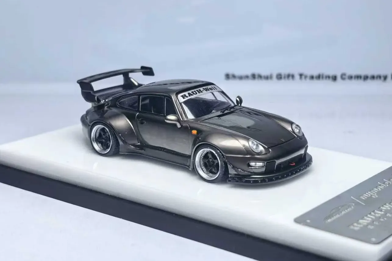 1:64 PORSCHE RWB 993 High Wing, pearl grey chrome - C640023H