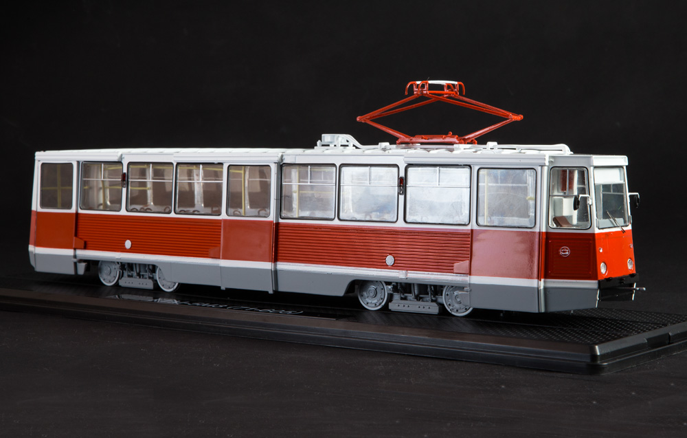1:43 Трамвай КТМ-5М3 (71-605), белый-красный-серый - SSM4039