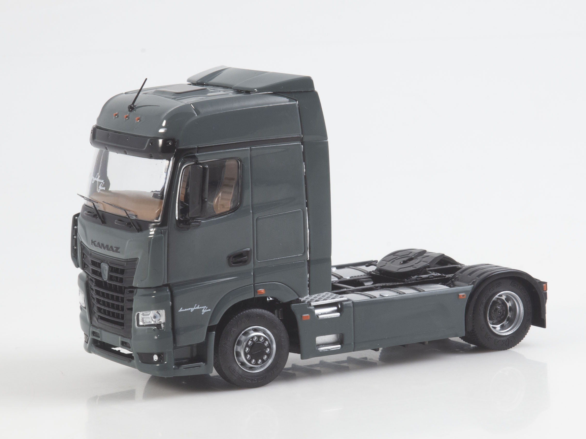 1:43 КАМАЗ-54901 седельный тягач, серый - SSM1623