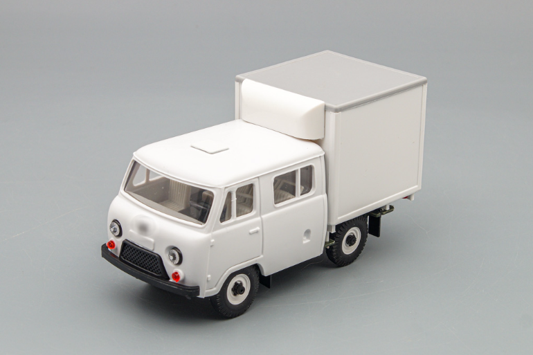 1:43 УАЗ 39094 Фермер с будкой Рефрижератор (пластик), белый - 15970-10
