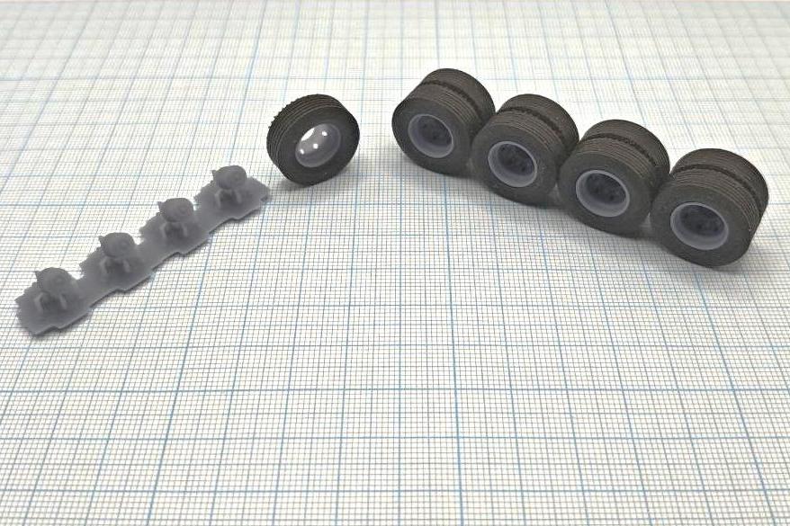 1:43 Комплект колес (диски+резина) для грузовых прицепов, в размере 265/70 19,5 - ST1727-042