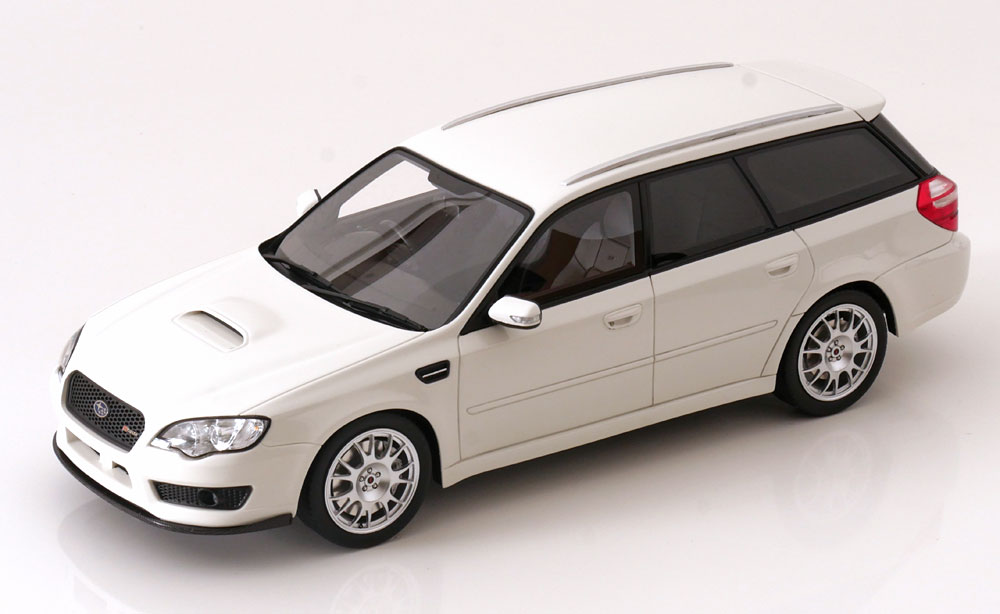 1:18 SUBARU Legacy Touring Wagon STI (2007), white - DNA000110