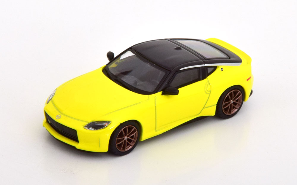 1:64 NISSAN Z Proto Spec, yellow metallic black - MGT00415-L