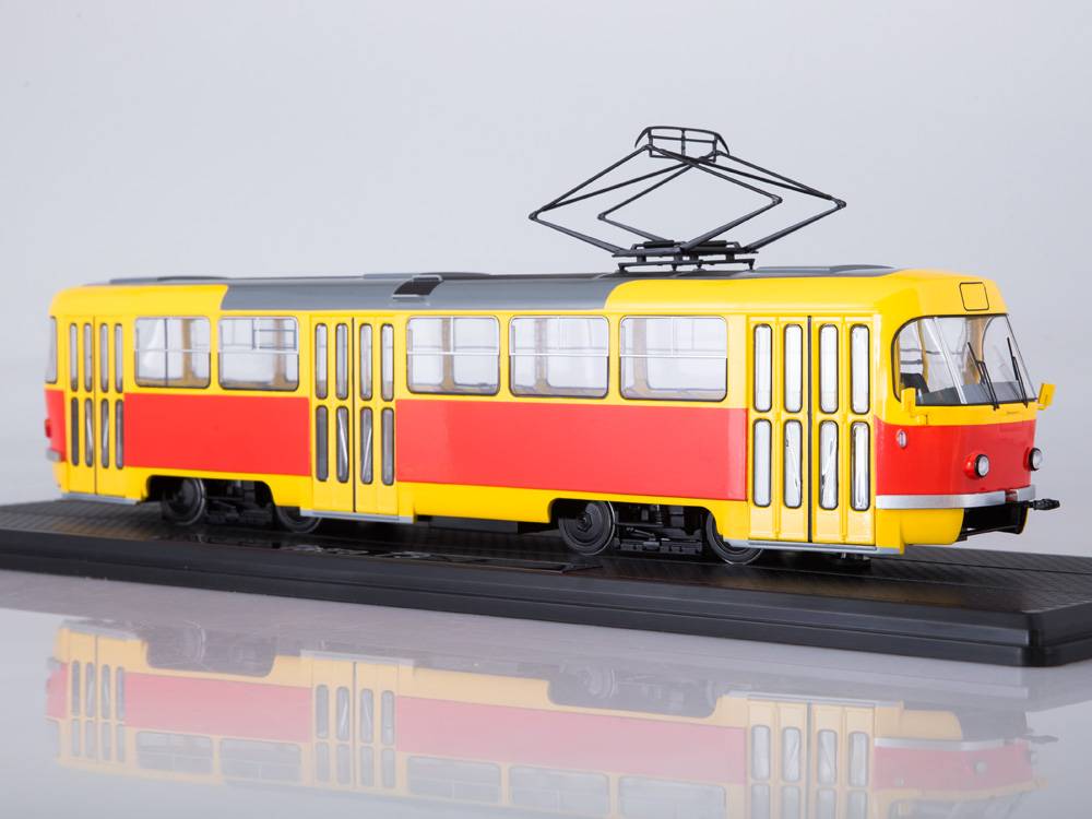 1:43 Трамвай Tatra-T3SU, желто-красный - SSM4032