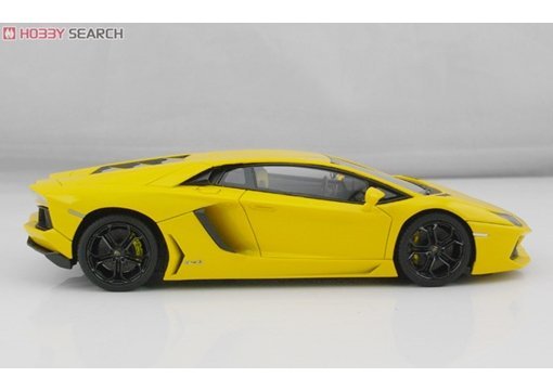 1:43 Lamborghini Aventador LP700-4 (yellow) - F003-08