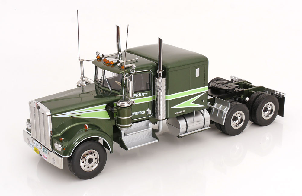 1:18 KENWORTH W900 Movin On, greenmetallic lightgreen - RK180126