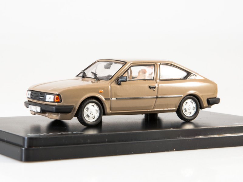 1:43 SKODA Rapid 136 (1987) biege - 720RE