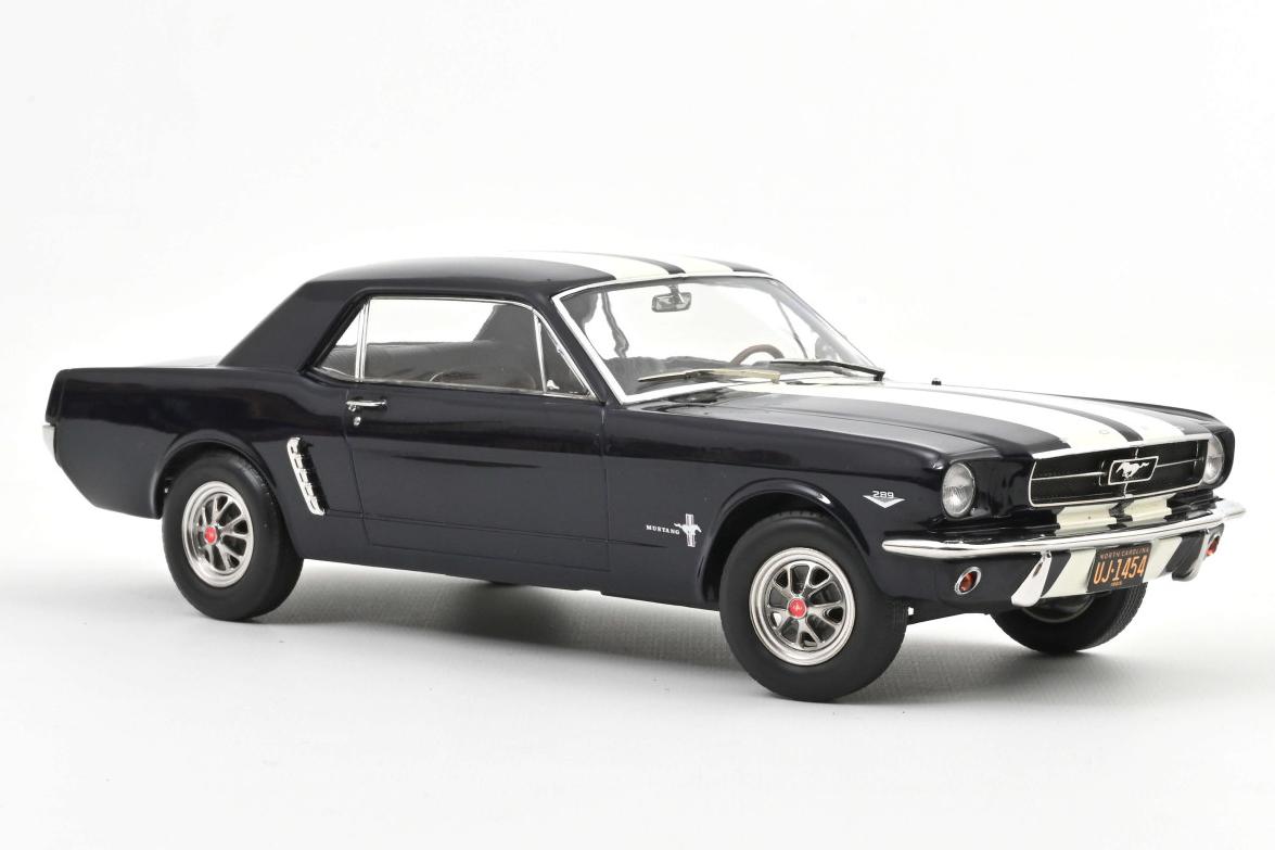 1:18 FORD Mustang Coupe Hard-Top (1965), blue/white - 182805