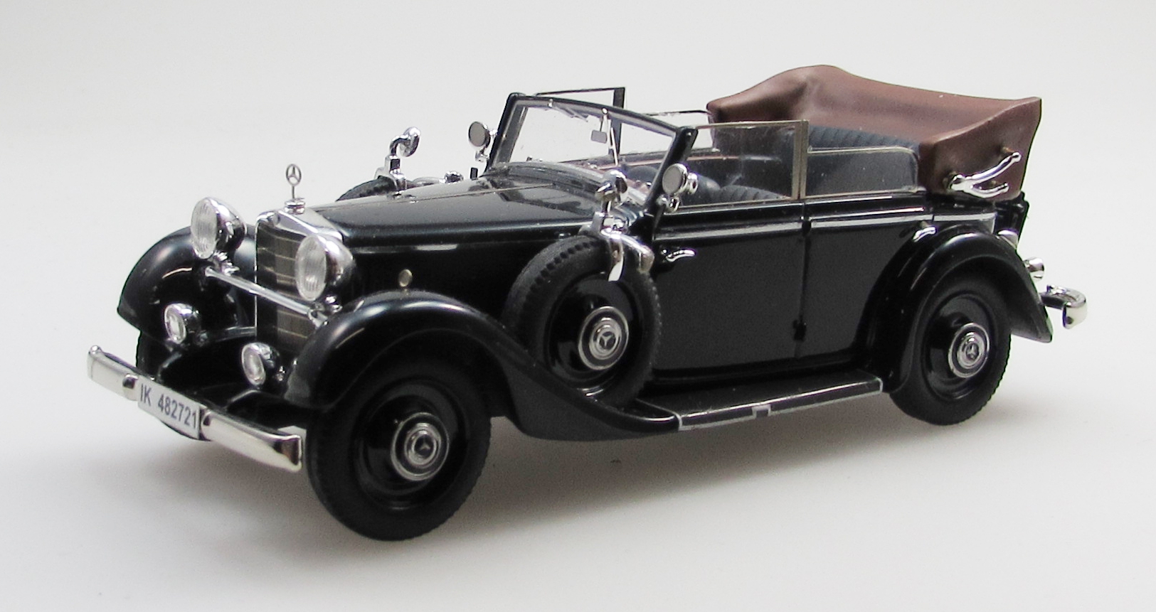 1:43 MERCEDES-BENZ 290 W18 cabriolet D top down (1933), black - EMEU43043G