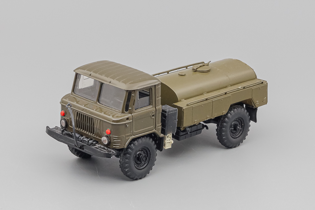 1:43 Горький 66 цистерна, хаки - LOT01273