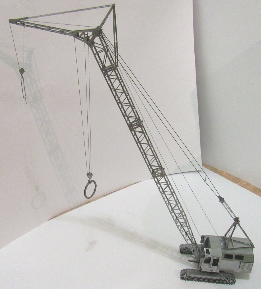 1:43 Сборная модель Полноповоротный самоходный кран МКГ-25БР - WM008