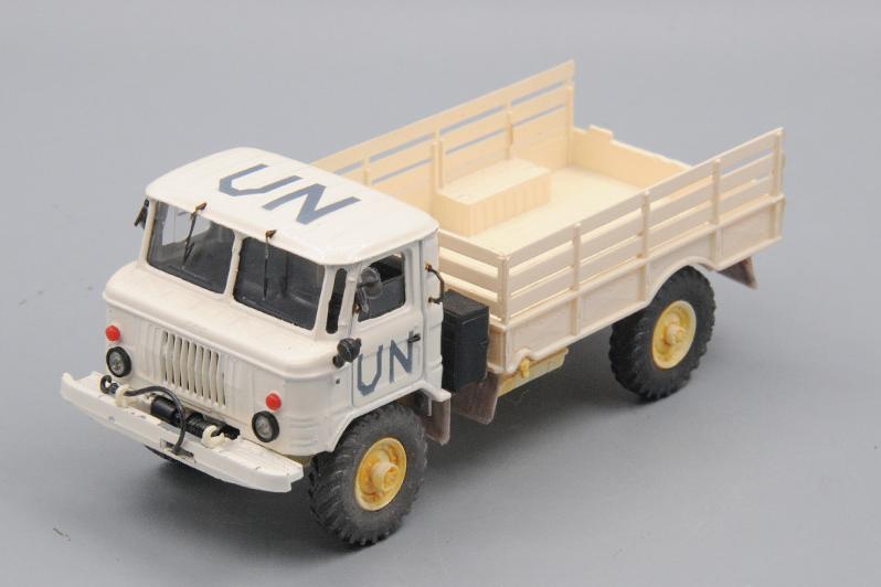 1:43 Горький-66 бортовой ООН, белый - RM-66-UN