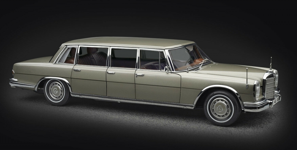1:18 Mercedes-Benz (W100) 6-door Pullman with sunroof (oliv) - M-204