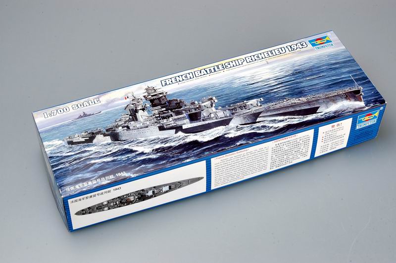 1:700 Сборная модель Французский линкор Richelieu (1943г.) - 05750