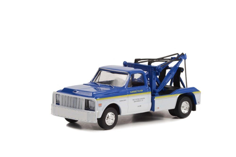 1:64 CHEVROLET C-30 эвакуатор 'Goodyear Tire Testing Division' (1972) - 46100B