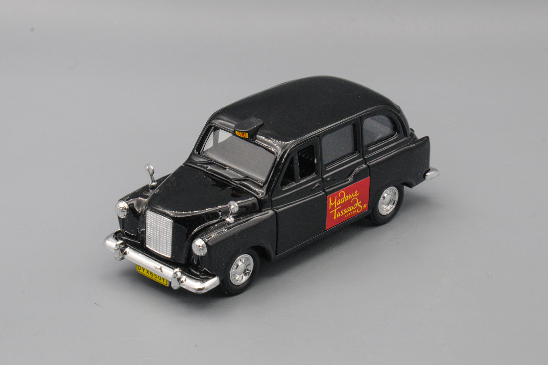 1:38 MetroCab, Madame Tussauds, black - 9050-MT