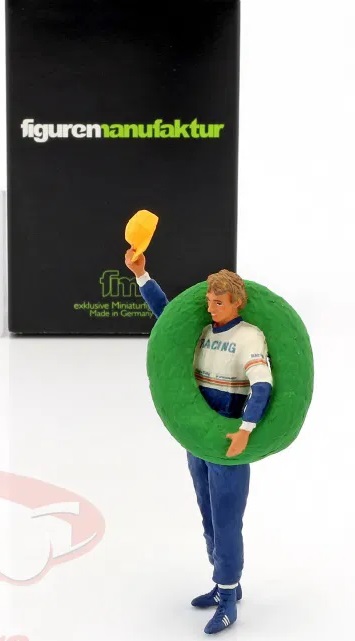 1:18 Фигурка Штефан Беллоф  с гирляндой победителя - AE180175