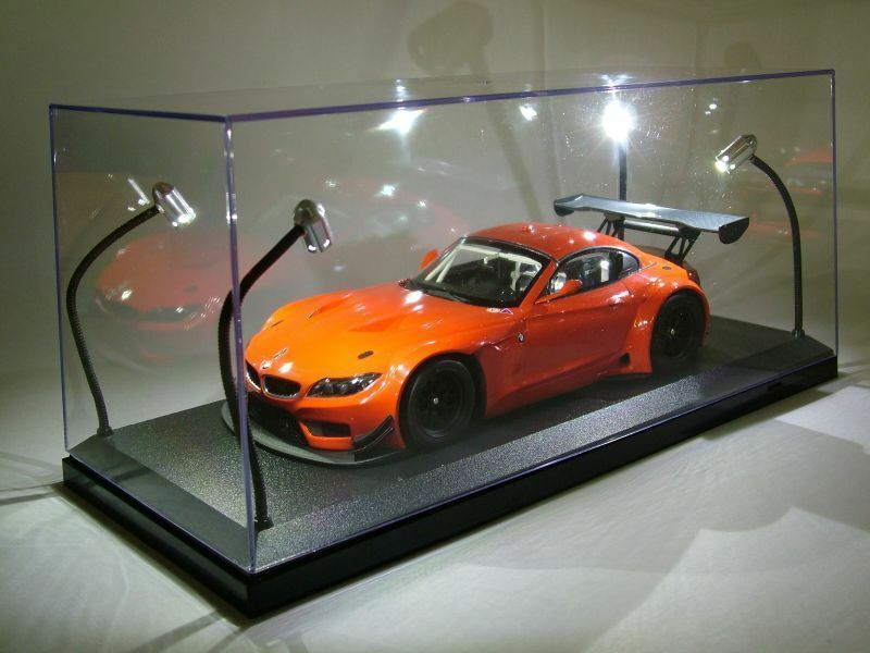 1:18 Бокс со светодиодной подсветкой для модели в масштабе 1:18 (черный подиум) - T9-189910