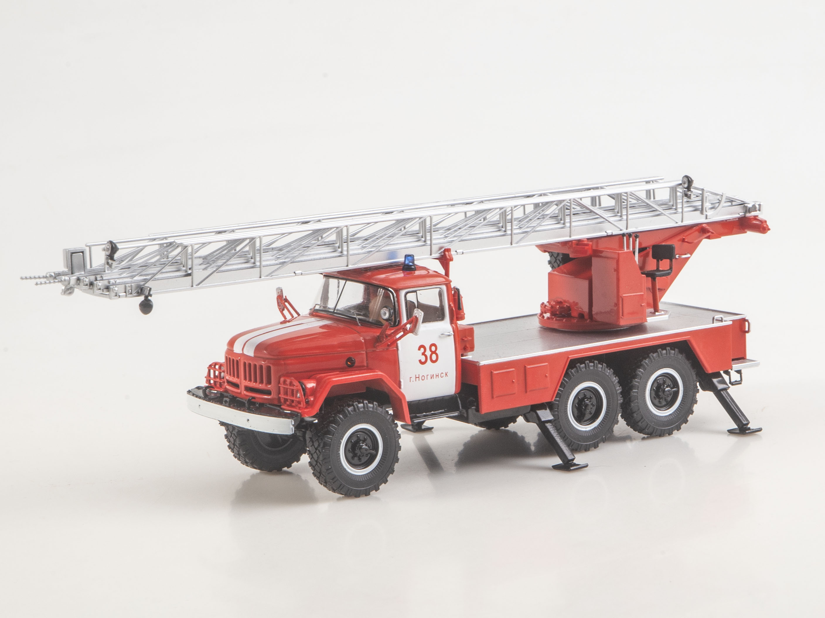 1:43 АЛ-30 (131) г. Ногинск, красный / белый - SSM1638